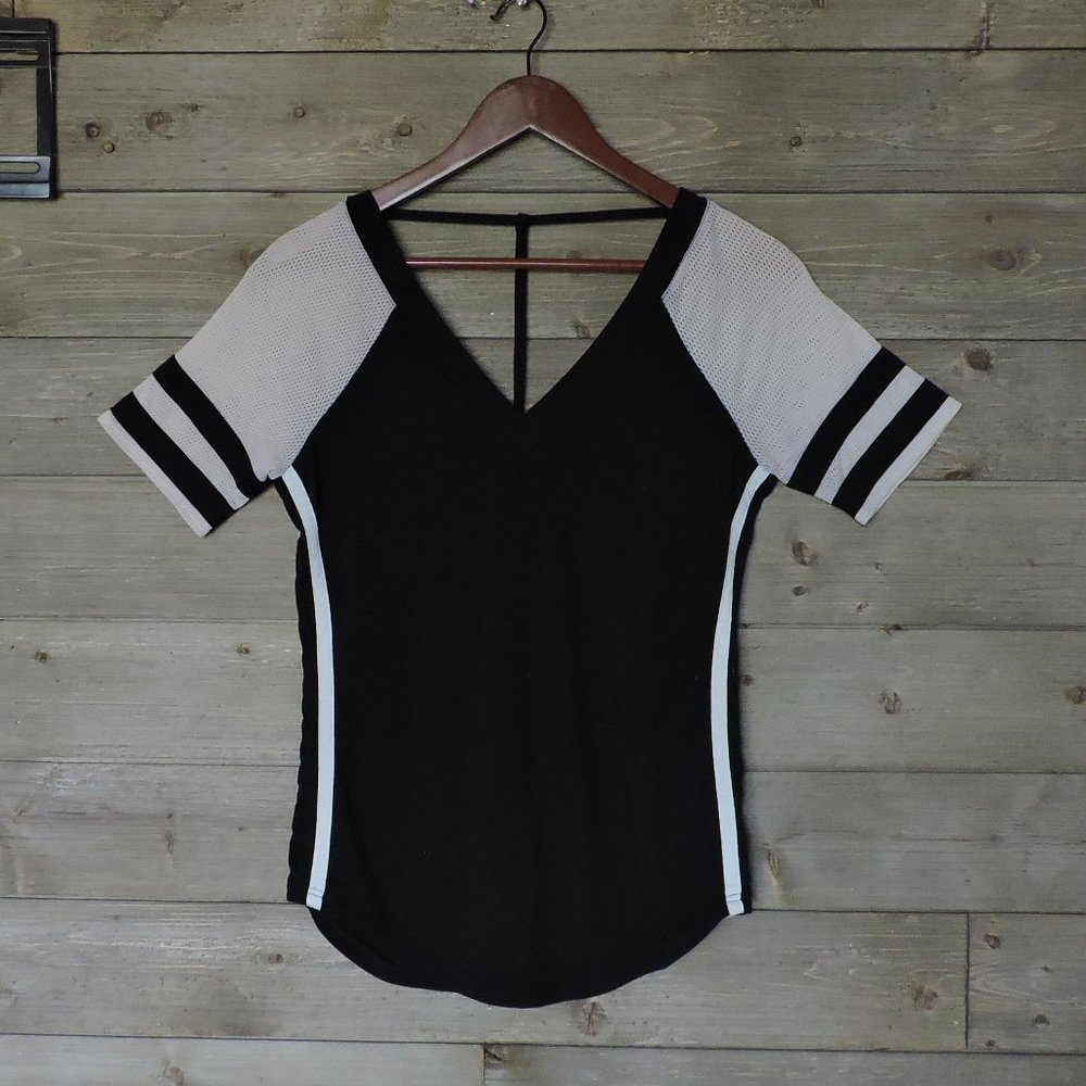 Almost Famous V neck tee large